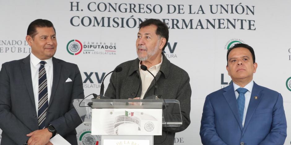 El diputado Gerardo Fernández Noroña sugirió al líder nacional del PRI que "se haga a un lado" y enfrente las acusaciones en su contra por presunto enriquecimiento ilícito.