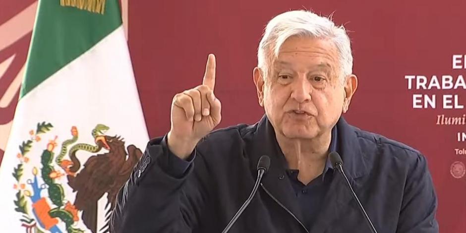 El Presidente Andrés Manuel López Obrador durante su encuentro con trabajadores de la CFE en el Estado de México.
