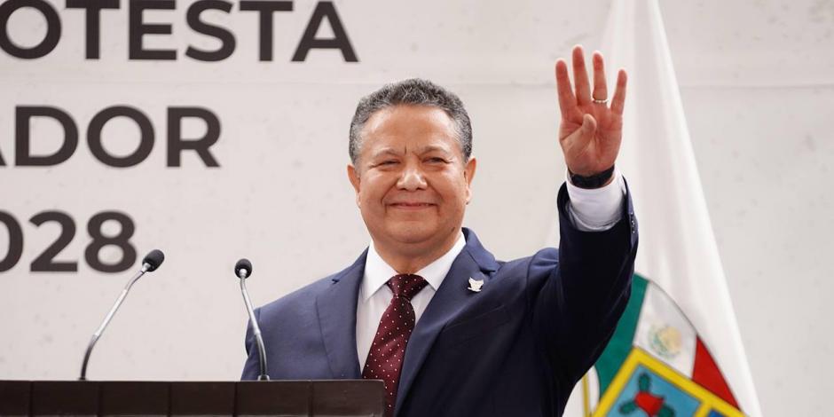 Julio Menchaca rinde protesta como gobernador de Hidalgo para el periodo de 2022-2028