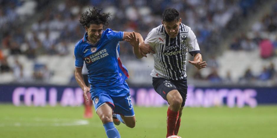 Una acción del Monterrey vs Cruz Azul, Jornada 13 de la Liga MX