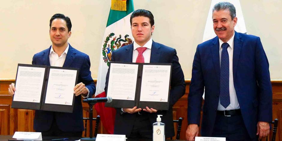 Samuel García firma convenio con Banobras para estudios sobre Tren Suburbano.