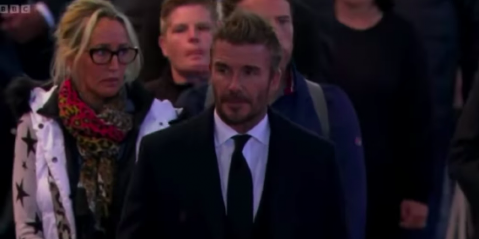 David Beckham llora en la fila para despedirse de Isabel II.