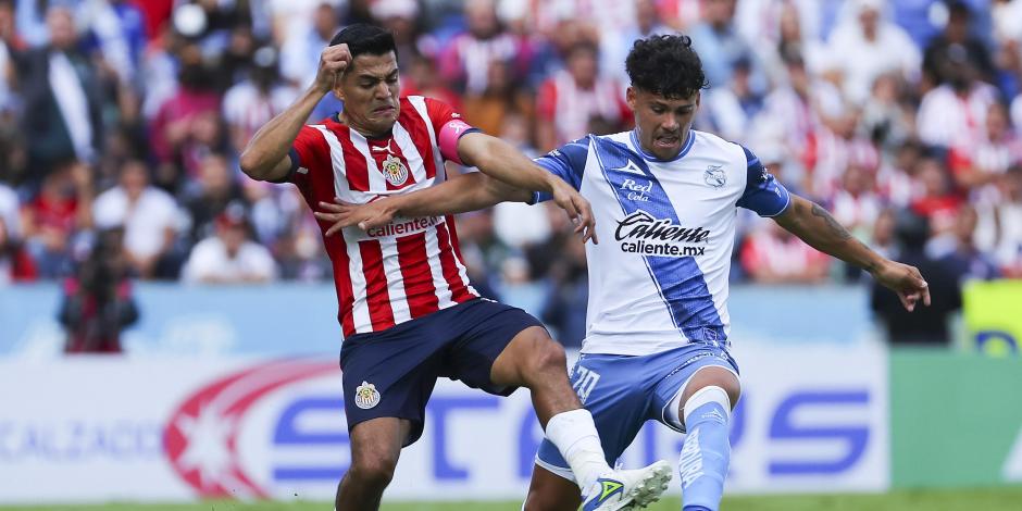 Una acción del Puebla vs Chivas, repesca del Apertura 2022 de la Liga MX.