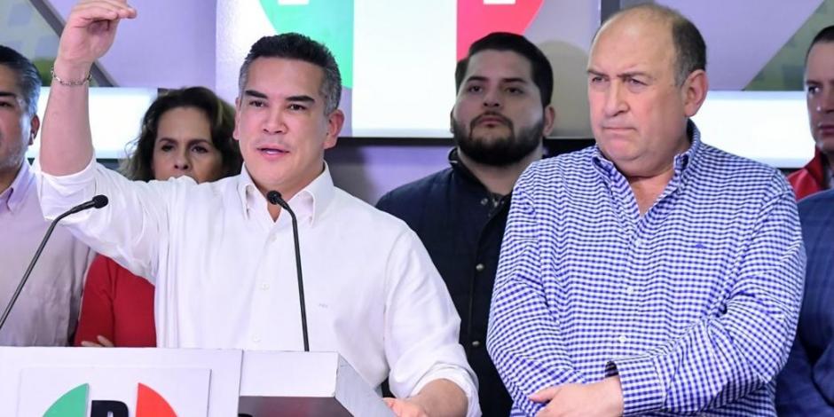 Alejandro Moreno, dirigente nacional del PRI (izq.) y Rubén Moreira, coordinador del tricolor en la Cámara de Diputados (der.).