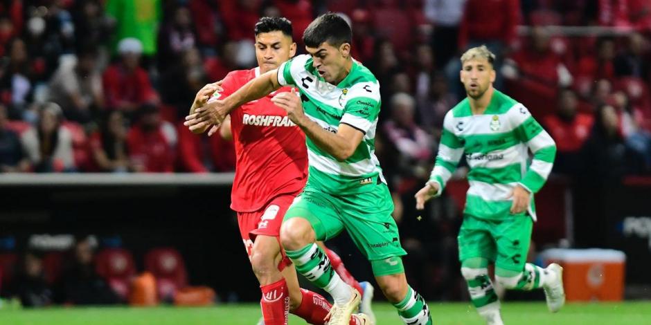 Una acción del Toluca vs Santos, cuartos de final ida del Apertura 2022 de la Liga MX.