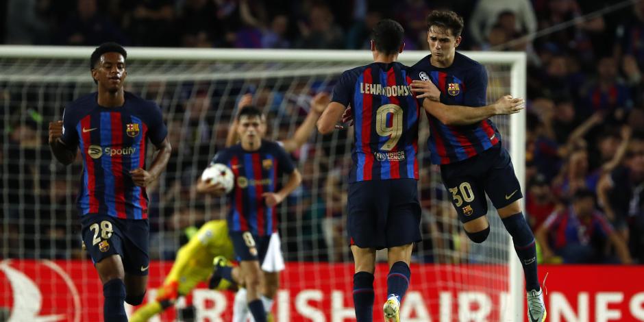 Jugadores del Barcelona festejan uno de sus goles contra el Inter de Milán en la Champions League, el pasado 12 de octubre.