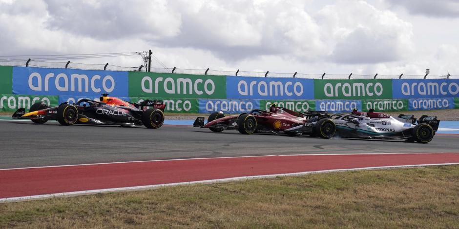 Los monoplazas de Max Verstappen, Carlos Sainz y George Russell en el Gran Premio de Estados Unidos de F1.