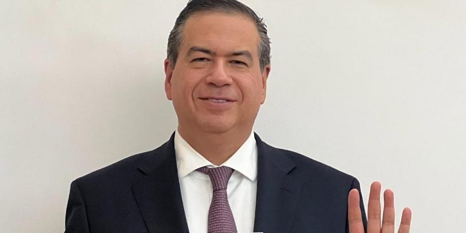 Ricardo Mejía Berdeja renunció a la SSPC para ser candidato del PT.