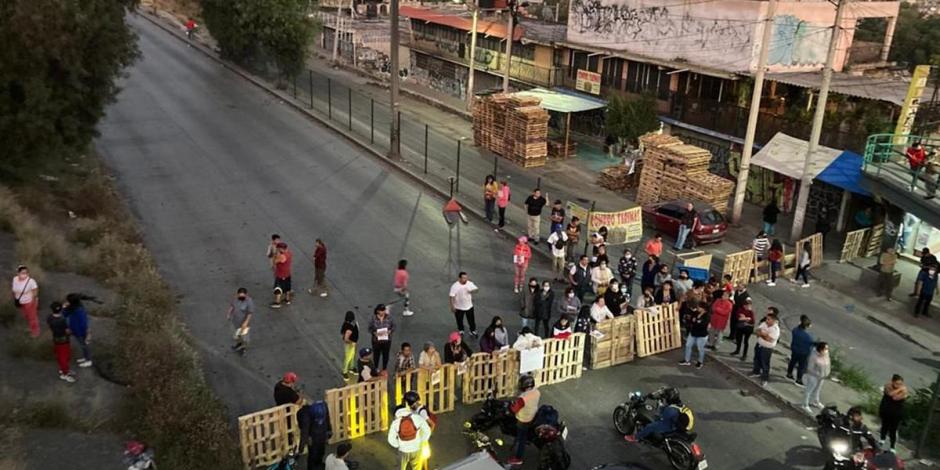 La circulación en las avenidas Gustavo Baz y José López Portillo ya fue reactivada y los bloqueos con tarifas fueron retirados.