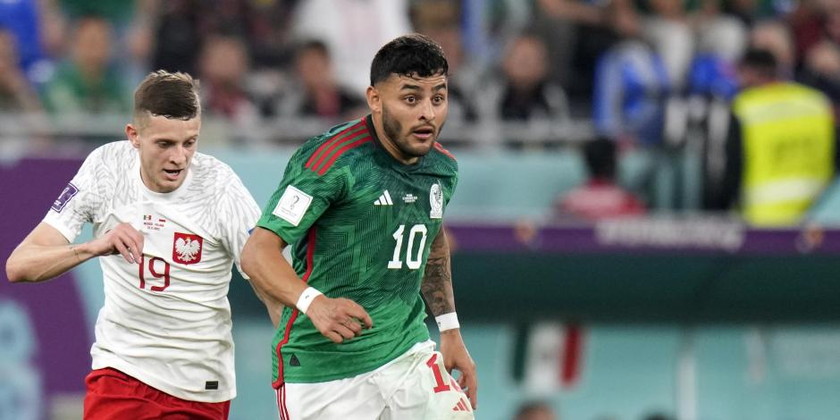 Alexis Vega disputó en el México-Polonia su primer juego en una Copa del Mundo con el Tricolor.