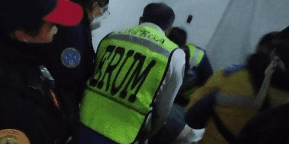 Policía realiza RCP y salva a menor de un paro respiratorio en Álvaro Obregón.