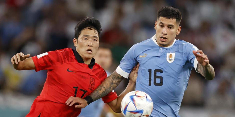 Una acción del partido Uruguay vs Corea del Sur, correspondiente al Grupo H de la Copa del Mundo Qatar 2022, en el Estadio Ciudad de la Educación.