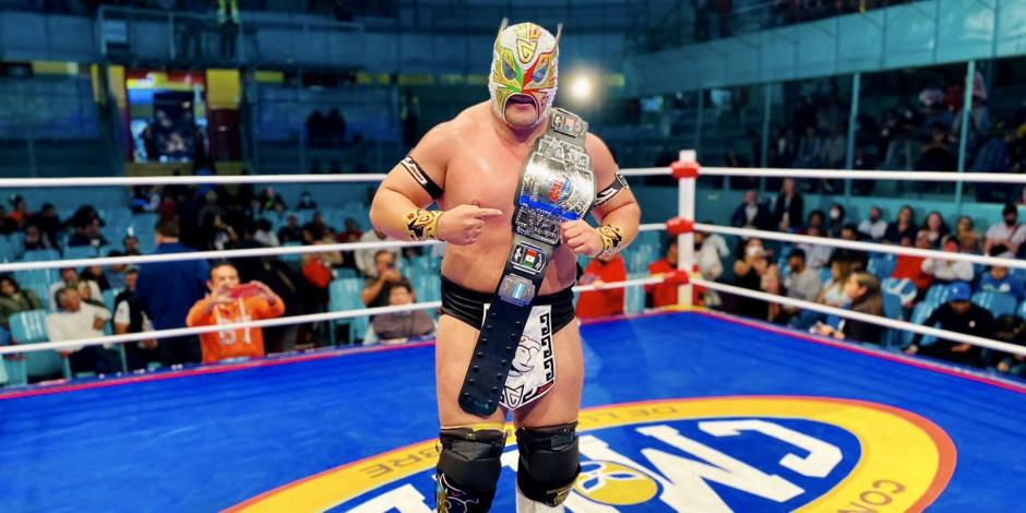 Gran Guerrero es el actual Campeón Mundial de Peso Completo del CMLL.