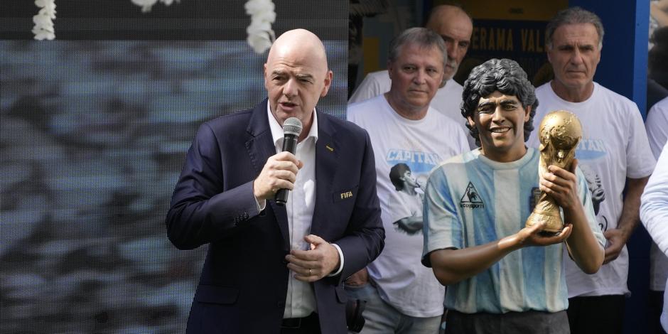 El presidente de FIFA Gianni Infantino habla junto a una estatua de Diego Maradona durante una conmemoración en su honor el Mundial Qatar 2022