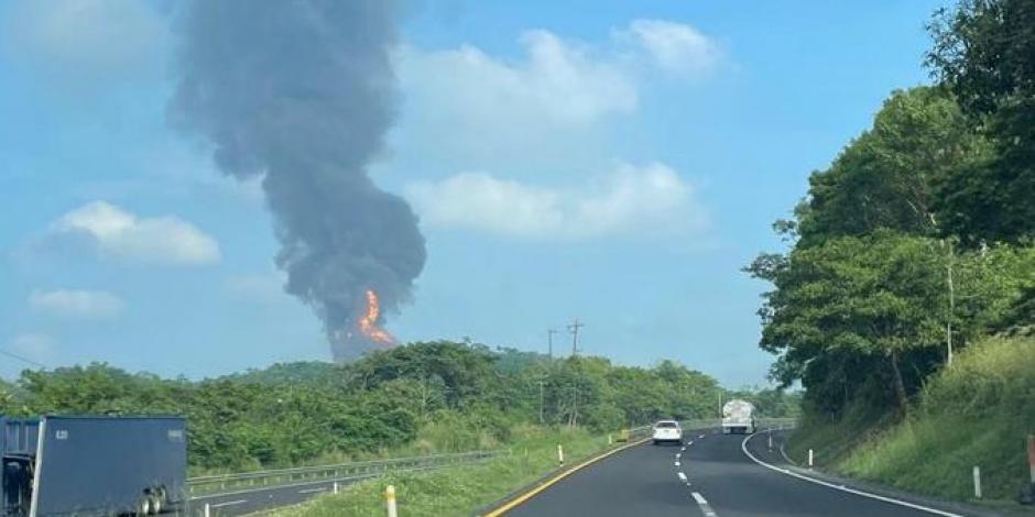 Se registra explosión por fuga de etano en Agua Dulce, Veracruz; hay 11 heridos.