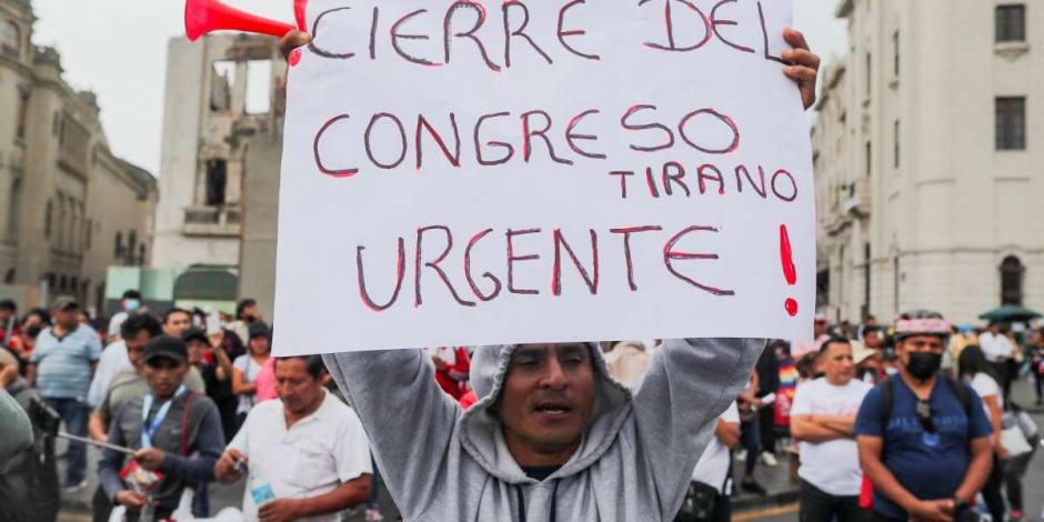 En Perú, los manifestantes piden, entre otras acciones, efectuar la disolución del Congreso solicitada por Castillo.