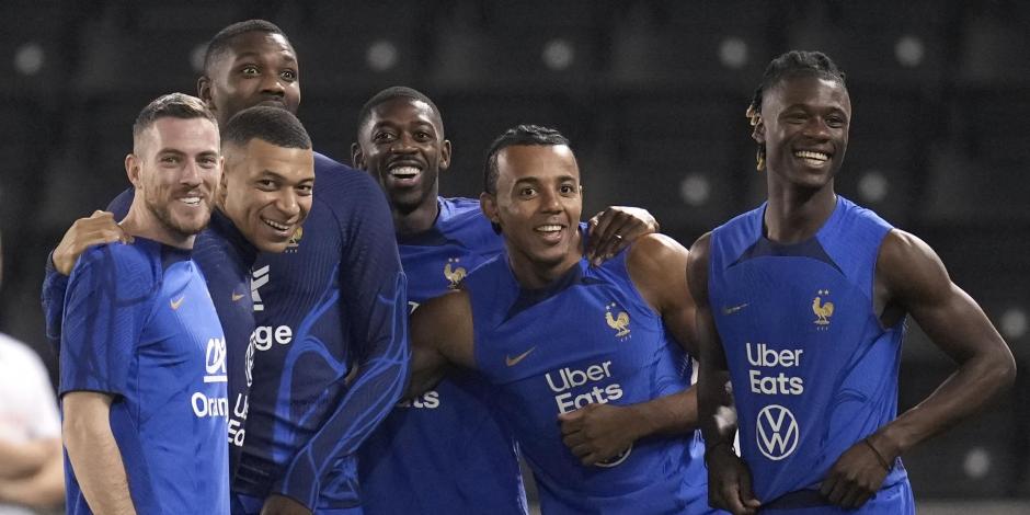Jugadores de Francia durante un entrenamiento en la Copa del Mundo Qatar 2022