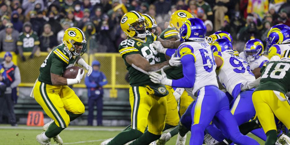 Una acción del duelo de Semana 15 de la NFL entre los Green Bay Packers y Los Angeles Rams