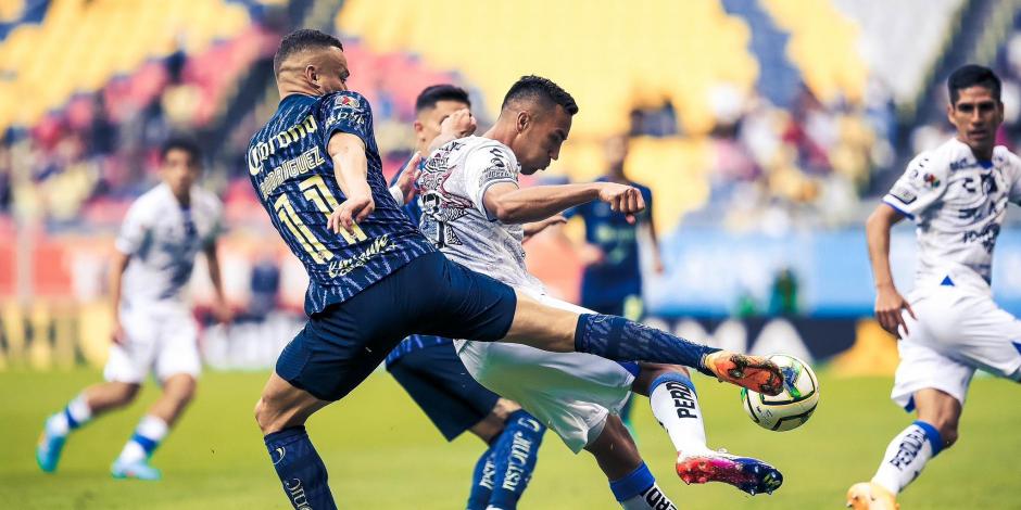 América y Querétaro se enfrentaron en la cancha del Estadio Azteca.