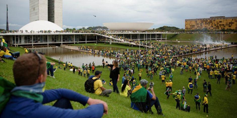 Por protestas en Brasil, suman mil 500 detenidos.