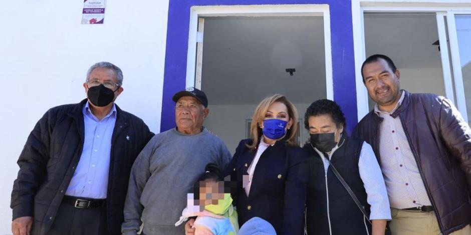 Gobernadora Lorena Cuéllar entrega acciones de vivienda a familias vulnerables de Tlaxcala