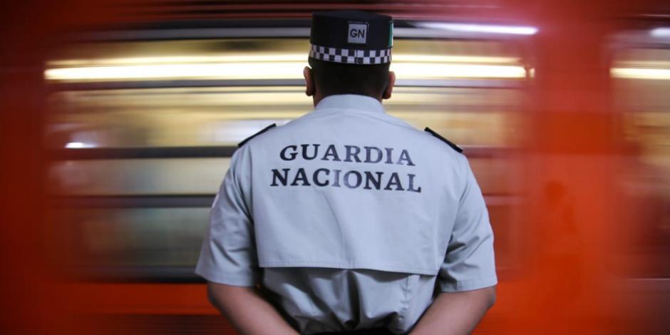 Guardia Nacional en el Metro de Ciudad de México.