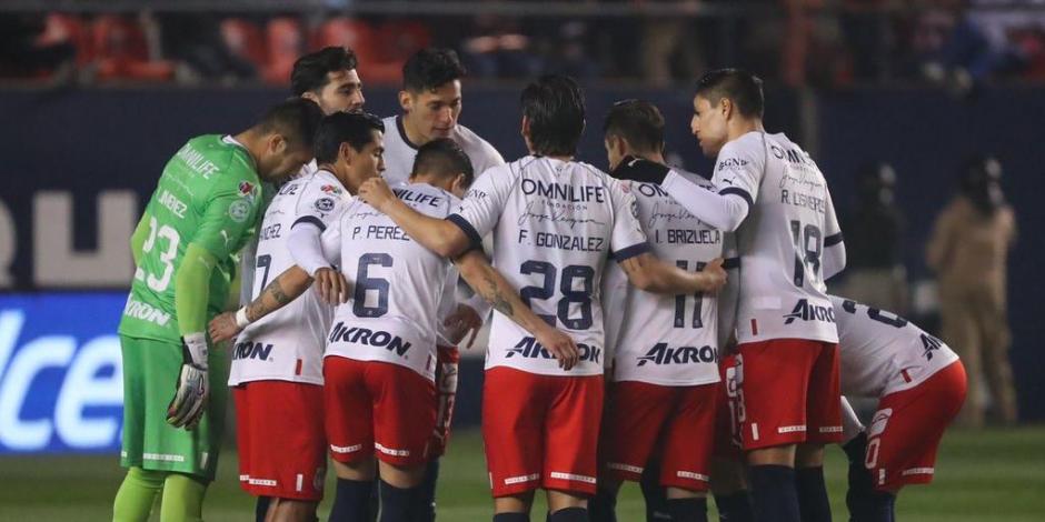 Jugadores de las Chivas previo al partido de Jornada 2 del Clausura 2023 de la Liga MX.