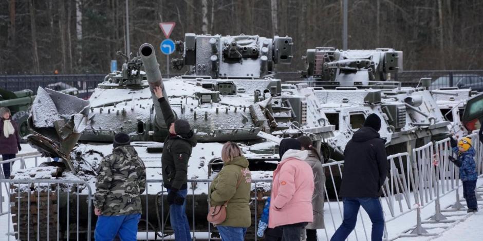 En Washington, dos importantes legisladores instaron el domingo a Estados Unidos a enviar tanques Abrams a Ucrania, con el fin de superar la renuencia de Alemania a compartir sus Leopard 2.