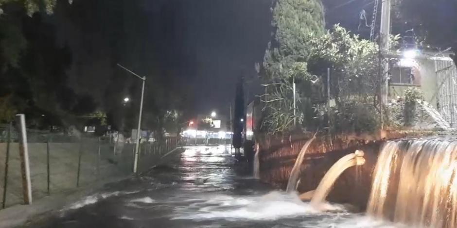 Inundación en Ecatepec inició a causa de una nueva fractura en el sistema de transporte de agua.