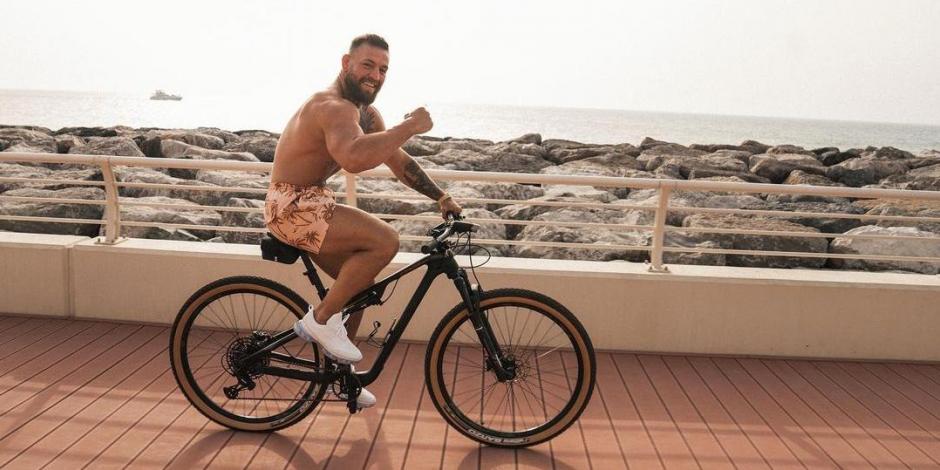 Conor McGregor sufrió un terrible accidente mientras iba en su bicicleta