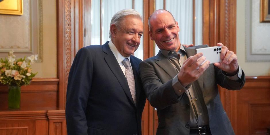 El Presidente Andrés Manuel López Obrador es visitado por el economista griego, Yanis Varoufakis