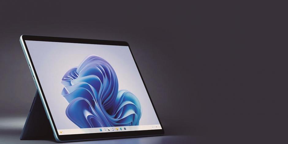 Se dice que la Surface es un equipo dos en uno, porque se puede usar como una potente laptop o como una cómoda Tablet.
