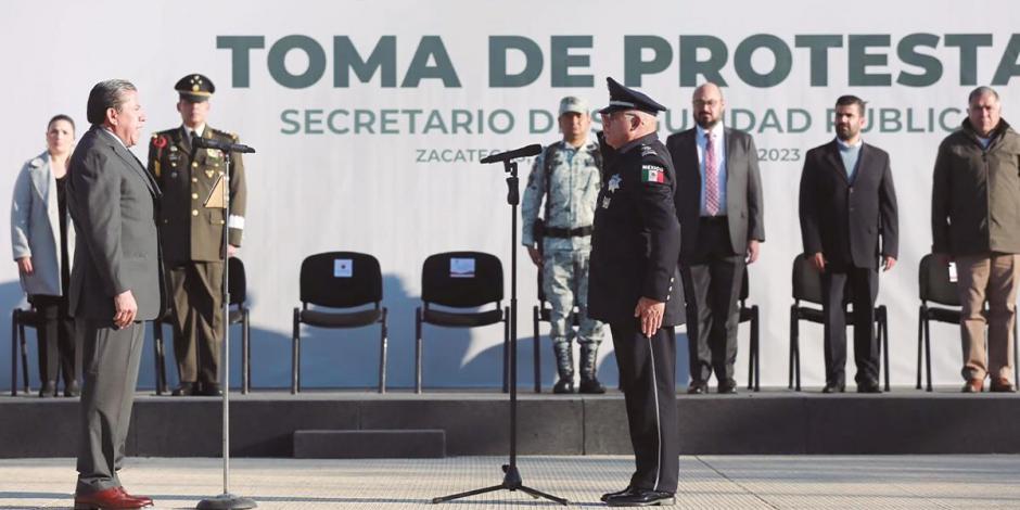 El general Arturo Medina Mayoral, al rendir protesta al cargo de secretario de Seguridad de Zacatecas, ayer.