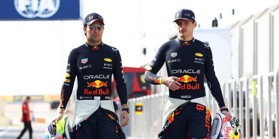 Checo Pérez y Max Verstappen durante la pretemporada 2023 de la Fórmula 1