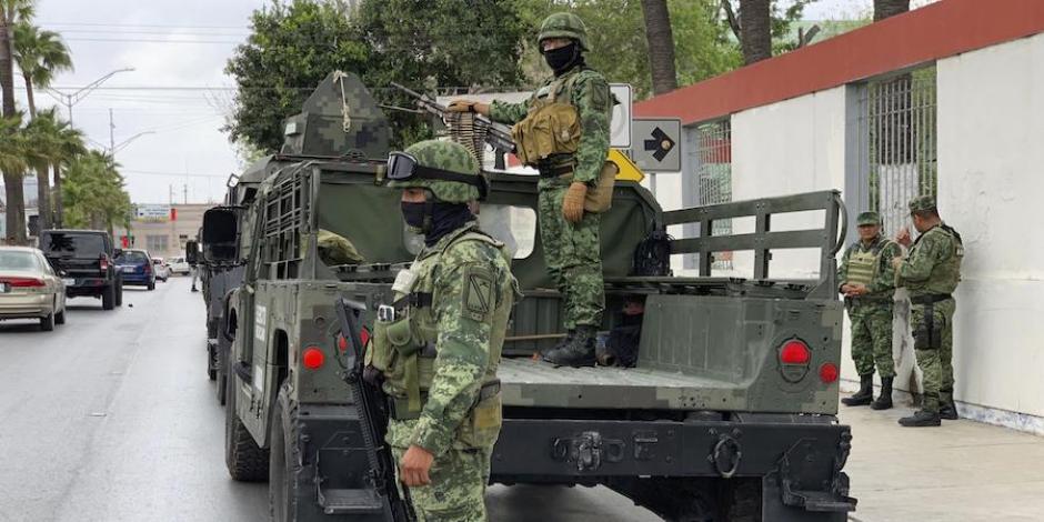 Elementos del Ejército Mexicano, en la misión de búsqueda, ayer.
