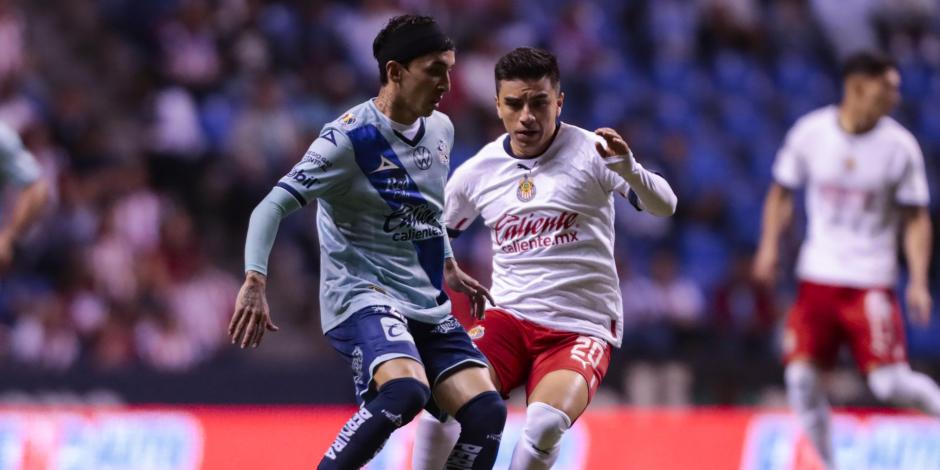Una acción del Puebla vs Chivas, duelo de la Jornada 11 del Clausura 2023 de la Liga MX.