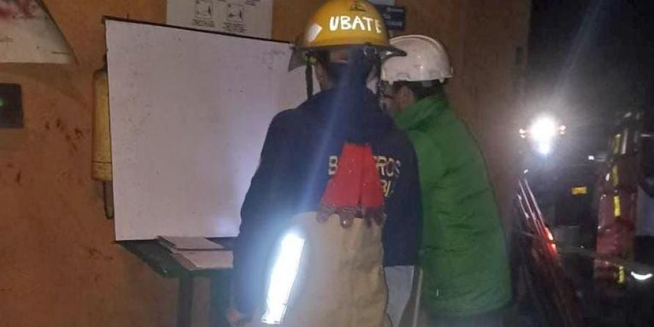 Colombia. Labores de rescate de bomberos en la mina donde ocurrió la explosión.