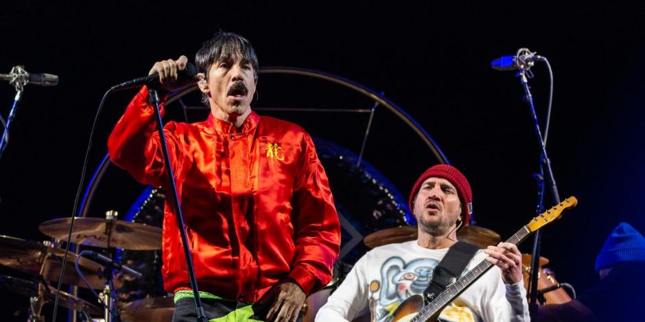 Los Red Hot Chili Peppers pusieron a rockear con éxitos como "Sacar Tissue" en el escenario principal del Vive Latino