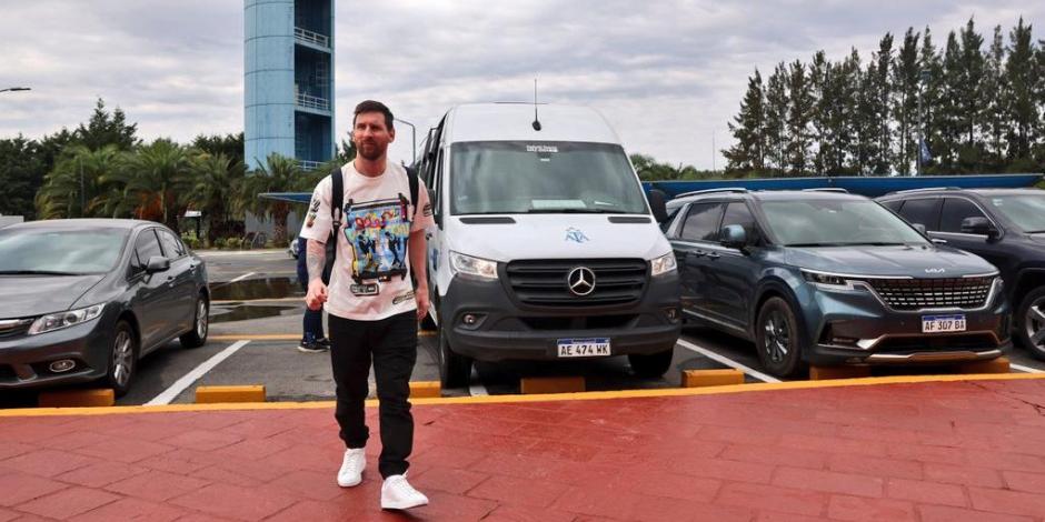 Lionel Messi reporta en la primera concentración después que Argentina ganara la Copa del Mundo.