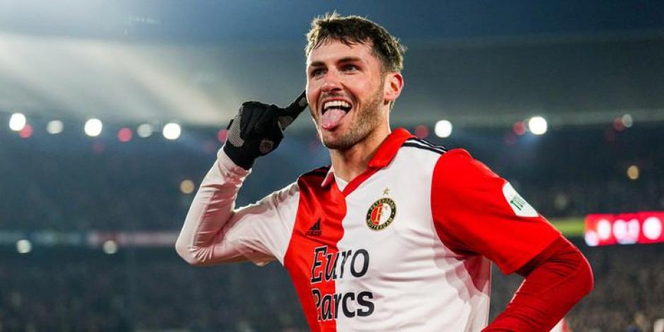 Santiago Giménez festeja su gol en la semifinal de la Copa de Holanda entre Feyenoord y Ajax.