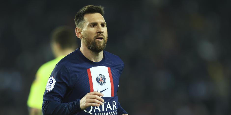 Lionel Messi corre durante un partido del PSG en la Ligue 1.