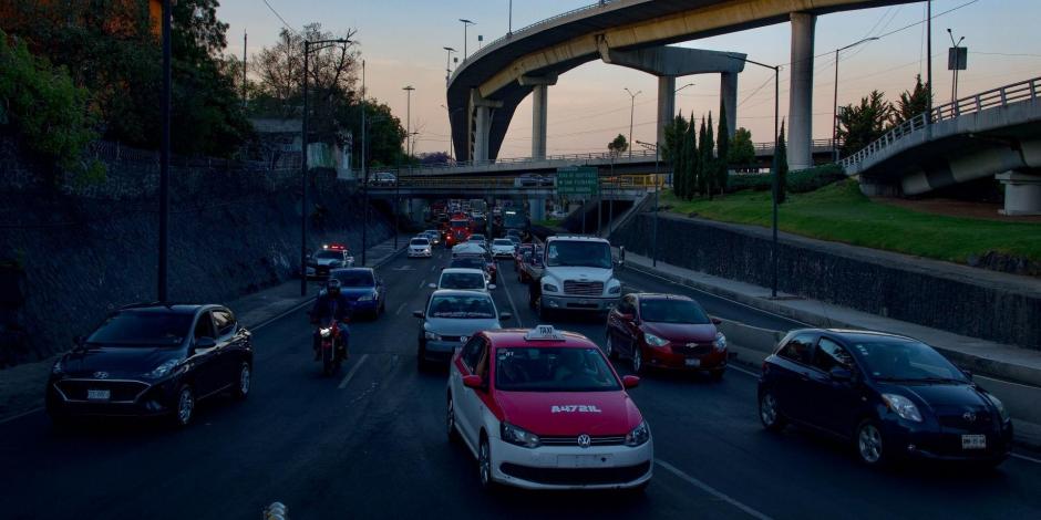 México-Cuernavaca presenta tráfico y cierres.