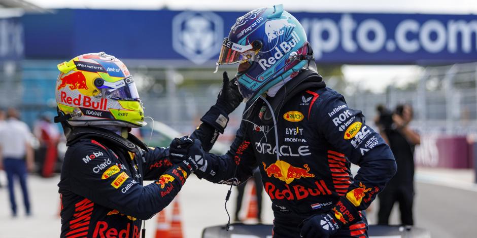 "Checo" Pérez y Max Verstappen celebran tras el Gran Premio de Miami de F1