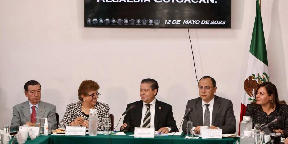 El Alcalde de Coyoacán con legisladores de la CDMX.