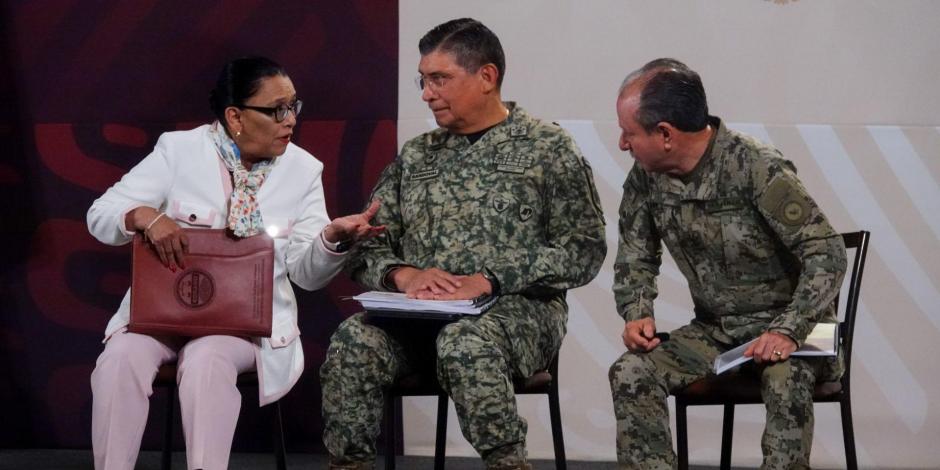 Rosa Icela Rodríguez, Luis Cresencio Sandoval y Rafael Ojeda durante la conferencia matutina del 2 de mayo de 2023 con motivo del informe de seguridad.