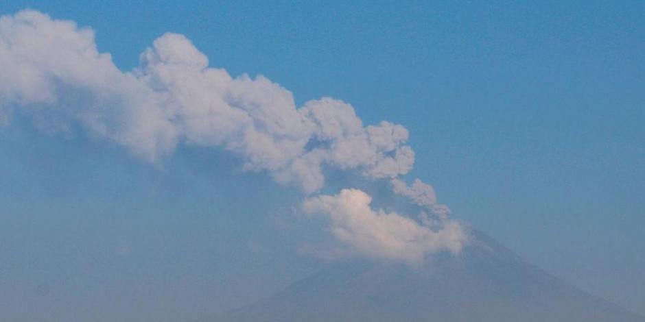 Una postal de la actividad del volcán Popocatépetl, cuya actividad se reporta a la baja