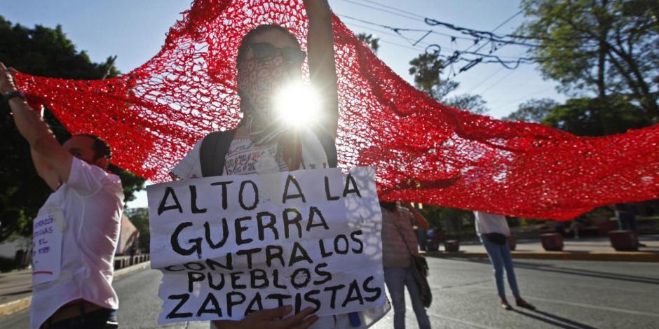 En fotografía de archivo, una protesta contra la violencia ejercida hacia comunidades zapatistas en Chiapas.