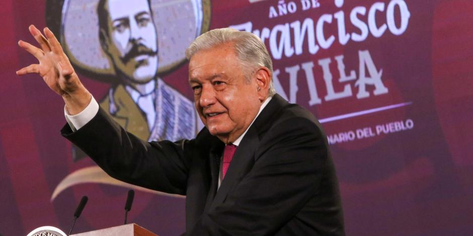 Presidente López Obrador durante la conferencia matutina en Palacio Nacional de este lunes.