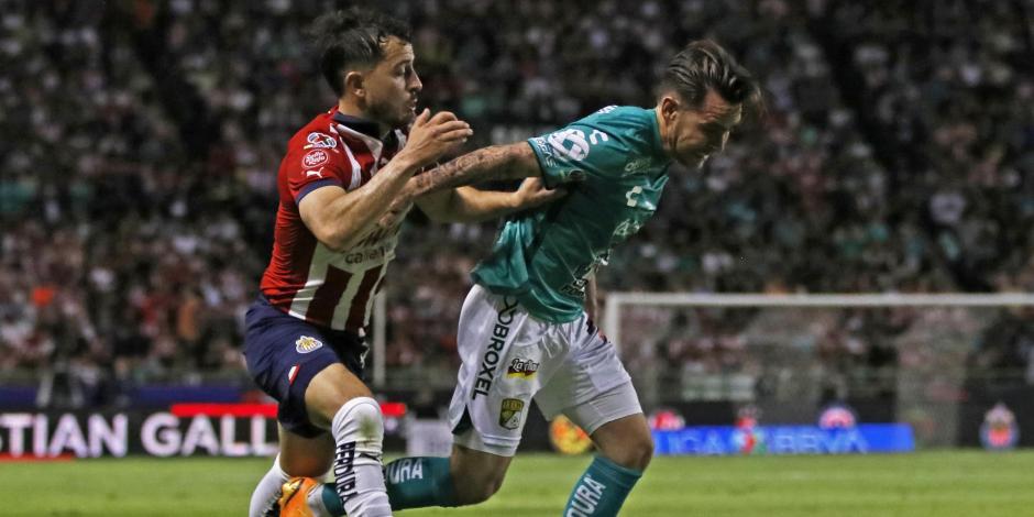 Una acción del León vs Chivas de la Jornada 1 del Torneo Apertura 2023 de la Liga MX, en el Estadio Nou Camp