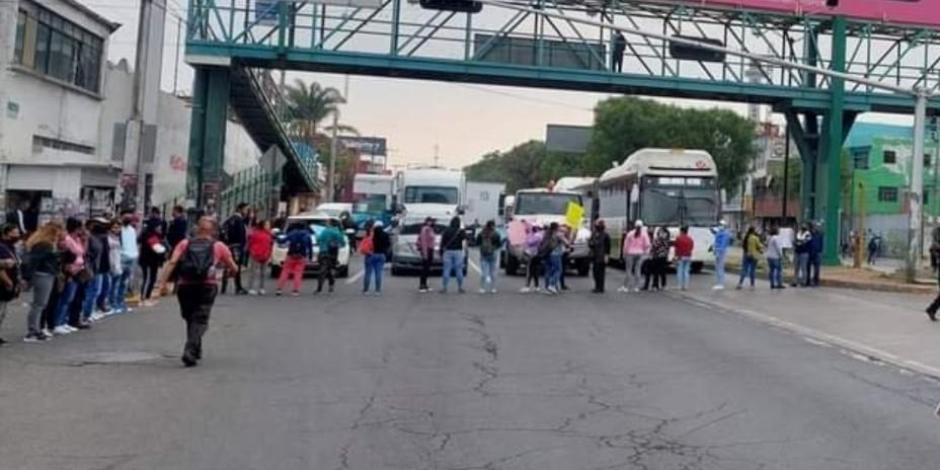 Bloquean Vía Morelos en Ecatepec.